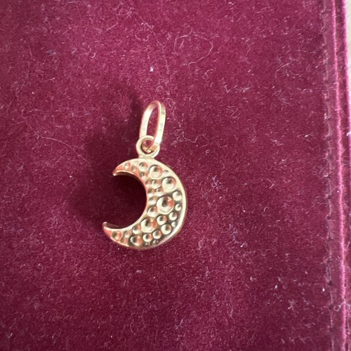 Solid 18ct yellow gold - solid,