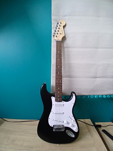 Squier stratocaster solid body - stratocaster,