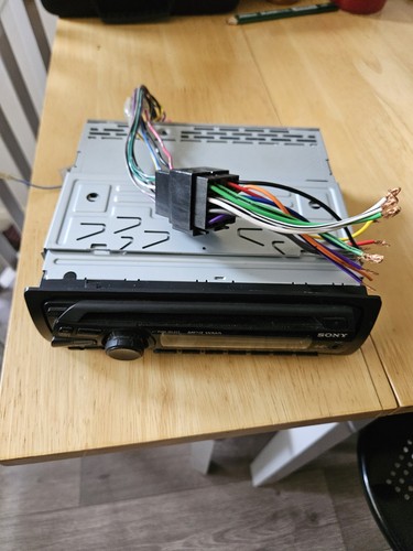 Sony cdx gt25 car stereo - car,