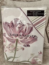 GORGEOUS BRAND NEW LAURA