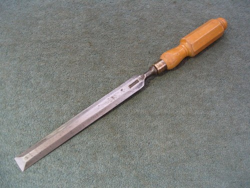 Wide bevel edged paring - 3/4",