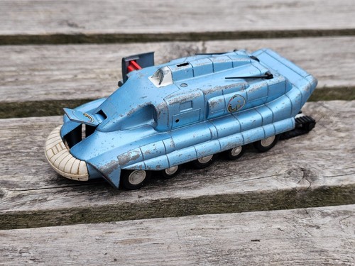 Dinky 104 spv - 104, captain