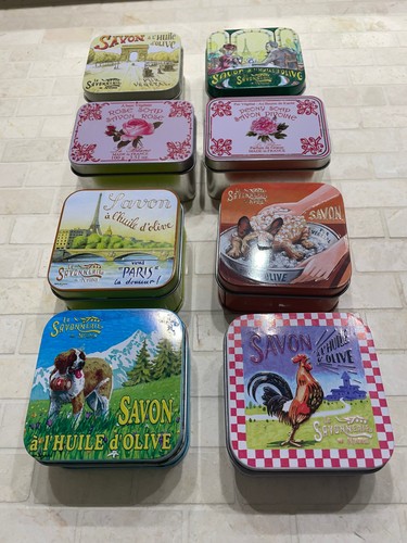 Small tins with - small, lids