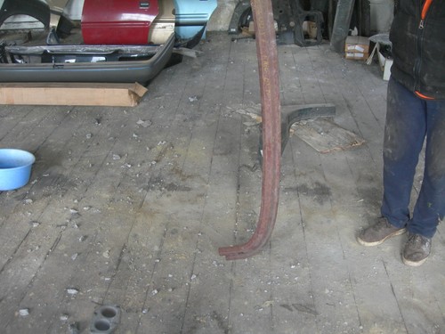 Bedford front roof gutter - front,
