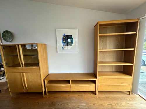 Oak contemporary living room