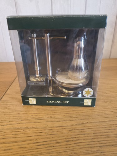 Boots monogram shaving set - boots,