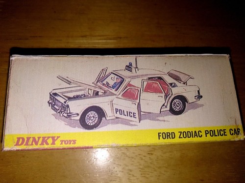 Dinky no255 ford - zodiac,