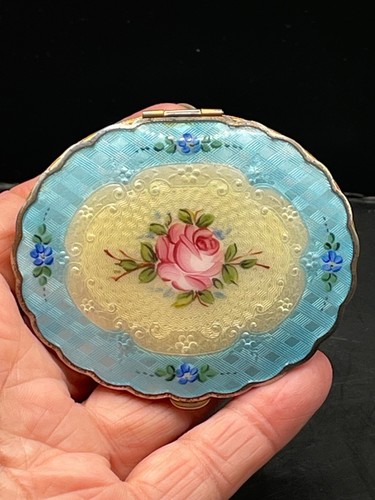 Guilloche enamel compact