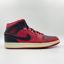 Air Jordan 1 Mid Reverse Bred