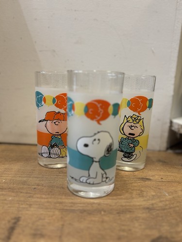 Vintage glass snoopy peanuts - vintage,