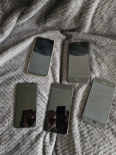 Job lot mobile phones - 5x,