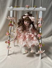 Vintage Porcelain Doll Leonardo Collection Stephanie LP6090 Boxed - Unopened.
