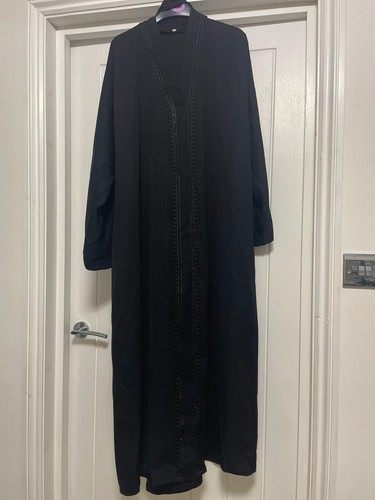 Saudi black abaya with scarf