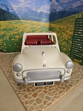 Sylvanian Families FLAIR CREAM FAMILY CAR