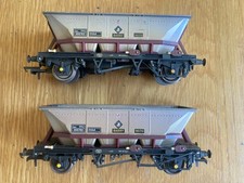 HORNBY OO Gauge 2x wagons ex-