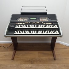 Hammond XE2 Organ