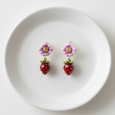 Strawberry flower les - flower,