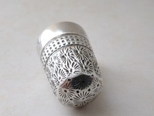 Charles Horner silver thimble, steel core, daisy pattern size 9 Dorcas