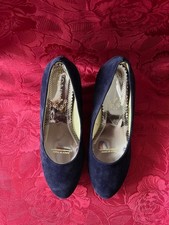 New beautiful size 40 dark