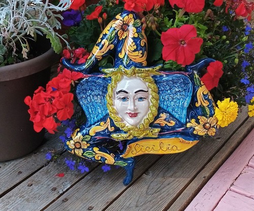 Garden art vtg italian - 13",