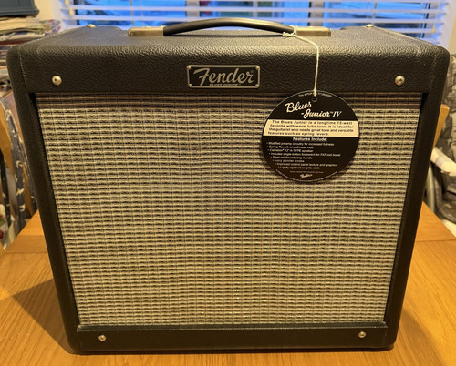 Fender blues junior 15w - blues, iv