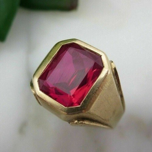 Red ruby radiant cut - 4,
