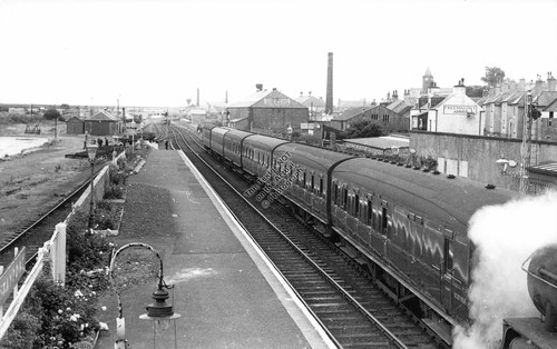 Tayport train station fife - train, (fife