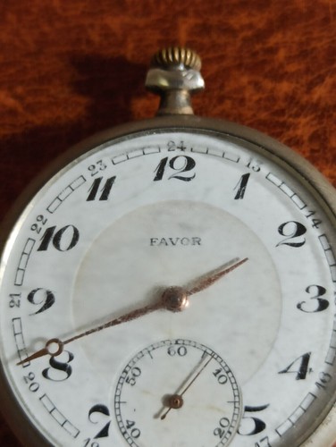 Favor vintage pocket watch