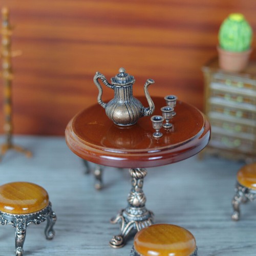 Scale dolls house - 1:12,