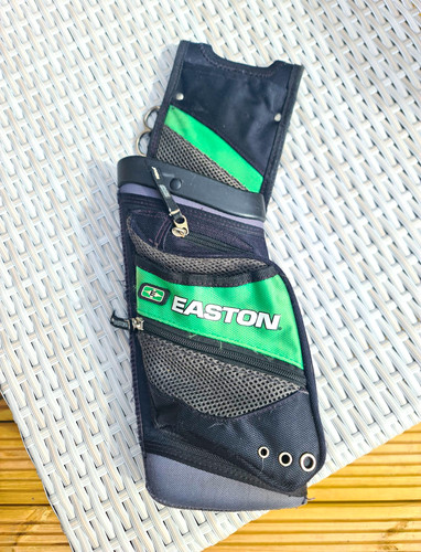 Easton deluxe hip - easton, field