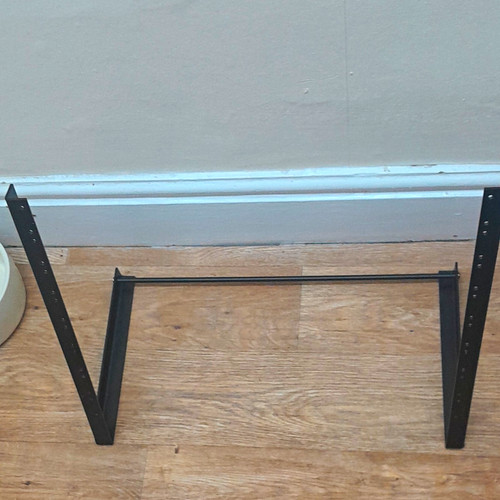 Desktop rack stand - 8u,