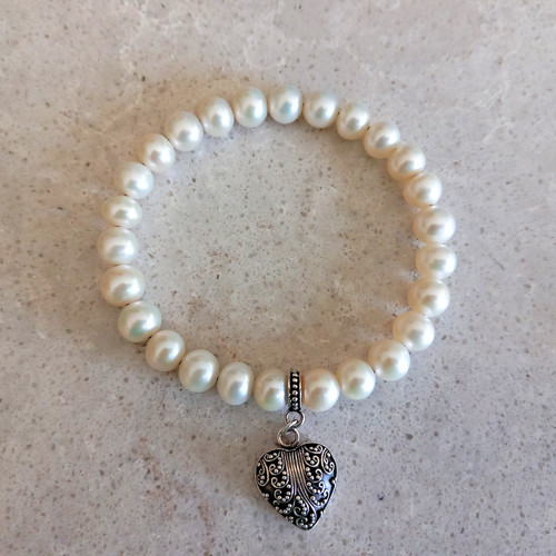 White pearl bracelet - white,
