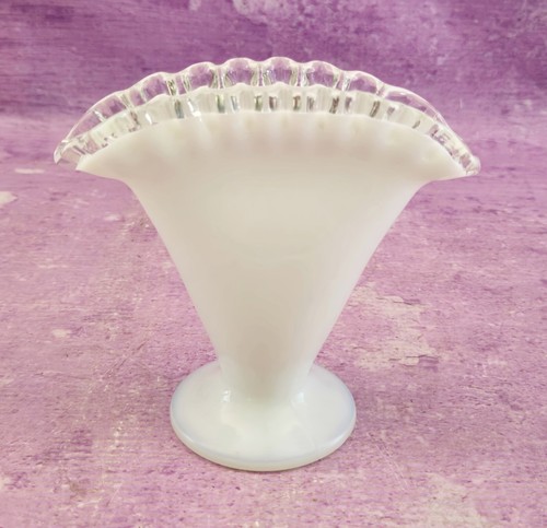 Fenton vase white milk - fenton,