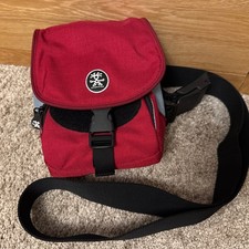 Crumpler Snauros Red Camera