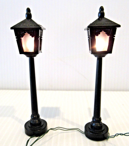 Christmas trim street lamps - trim, lamps"