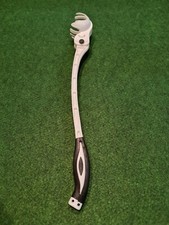 Adjustable head angle cricket