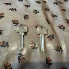 Union B , brass cylinder key