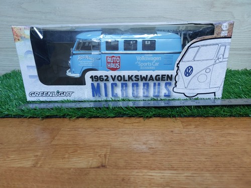 1962 volkswagen bus - 1/18,