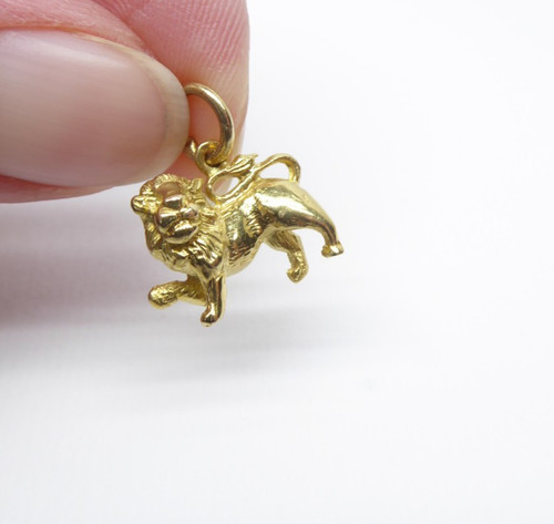 9ct gold lion charm dangle - gold,