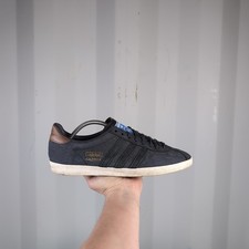 *RARE* UK 9 - adidas Originals