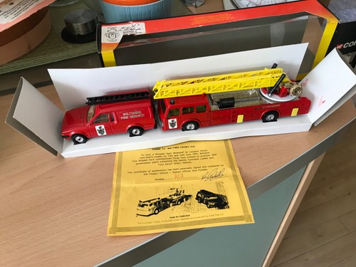 Corgi wiltshire fire brigade - fire,