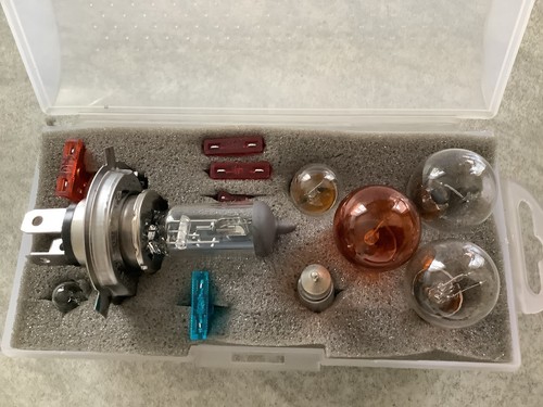 Halfords bulbs and - bulbs, kit