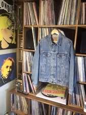 Men’s Levi trucker denim