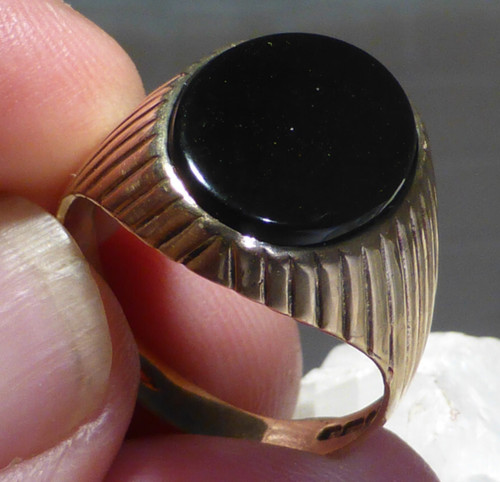 9ct gold signet - 9ct, jet