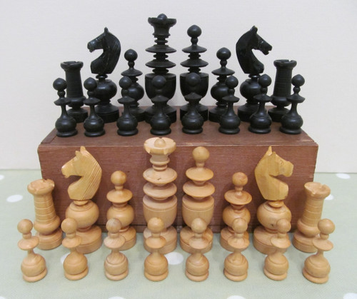 Vintage wooden chess set - wooden,