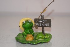 Aquarium Toad With No Fishing Sign Approx 8 x 7 x 6 cms