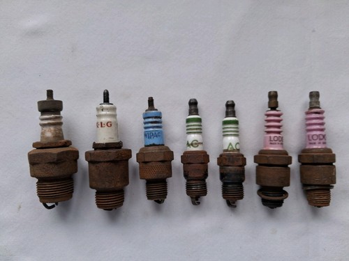 Vintage car spark plugs - x,