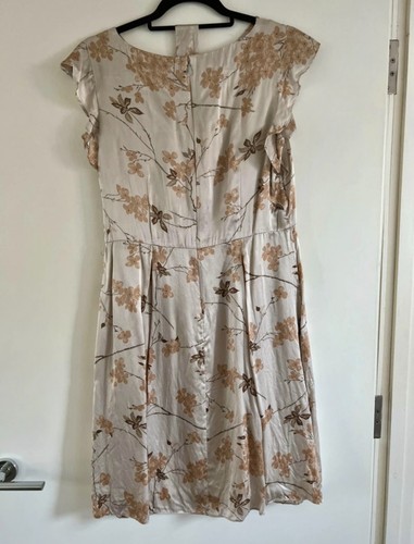 Untold 100 silk - flower, dress
