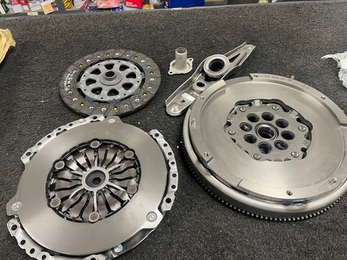 Dual mass flywheel clutch kit - dual,