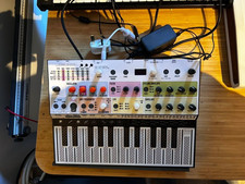Arturia Microfreak c/w overlay and stand